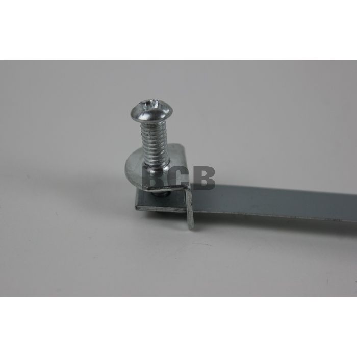 Klemme/klammer rundt bakaksel for bremserør