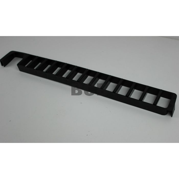 Grill / deksel i støtfanger foran 850 94-97 midtre del