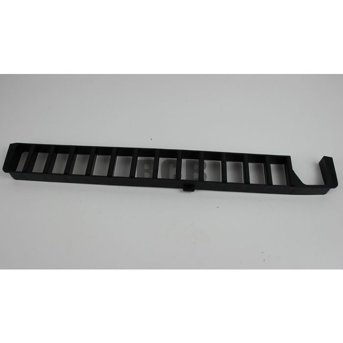 Grill / deksel i støtfanger foran 850 94-97 midtre del