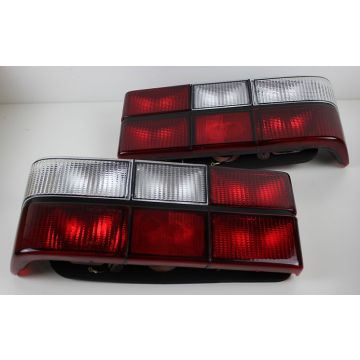 TILBUDSPAKKE BAKLAMPER 240 SEDAN-(244)-83-93 MED HVIT BLINK