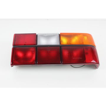 BAKLAMPE 700-82-89 SEDAN SORTLIST 3518917 høyre
